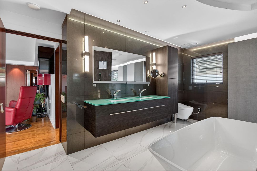 待售: $1,690,000 (3 贝兹, 2 浴室, 2075 平方英尺)