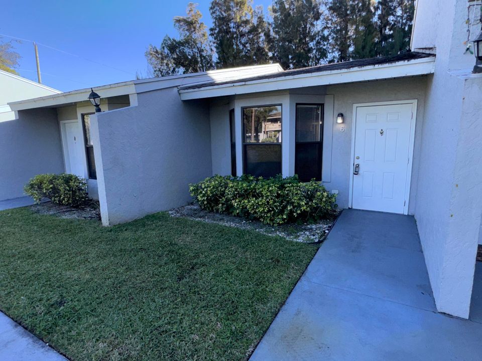 出租: $1,600 (1 贝兹, 1 浴室, 598 平方英尺)