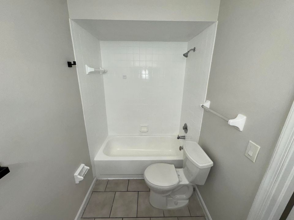 出租: $1,600 (1 贝兹, 1 浴室, 598 平方英尺)