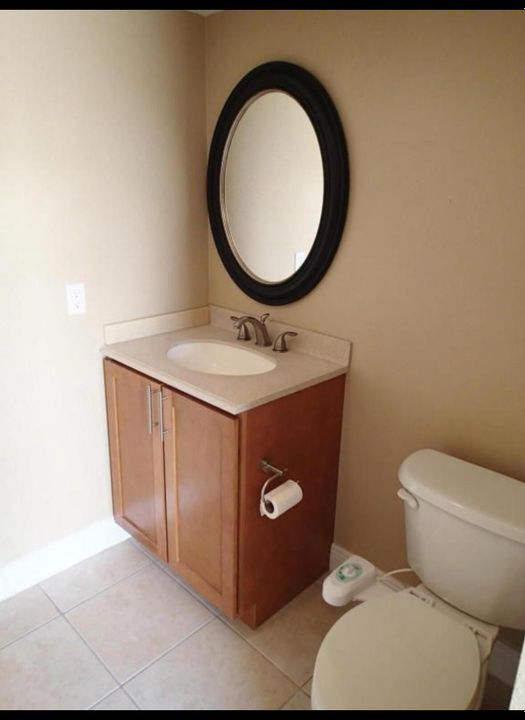 Activo con contrato: $2,800 (3 camas, 2 baños, 1276 Pies cuadrados)