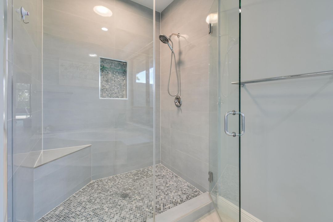 En Venta: $1,125,000 (3 camas, 3 baños, 3051 Pies cuadrados)