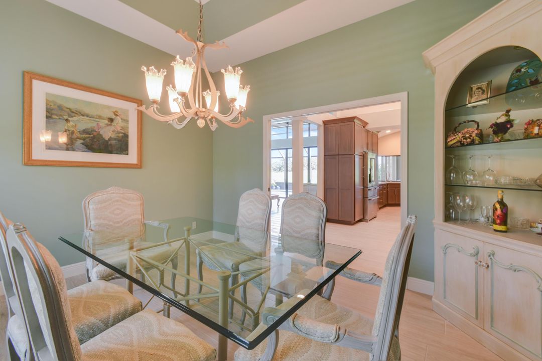 En Venta: $1,125,000 (3 camas, 3 baños, 3051 Pies cuadrados)