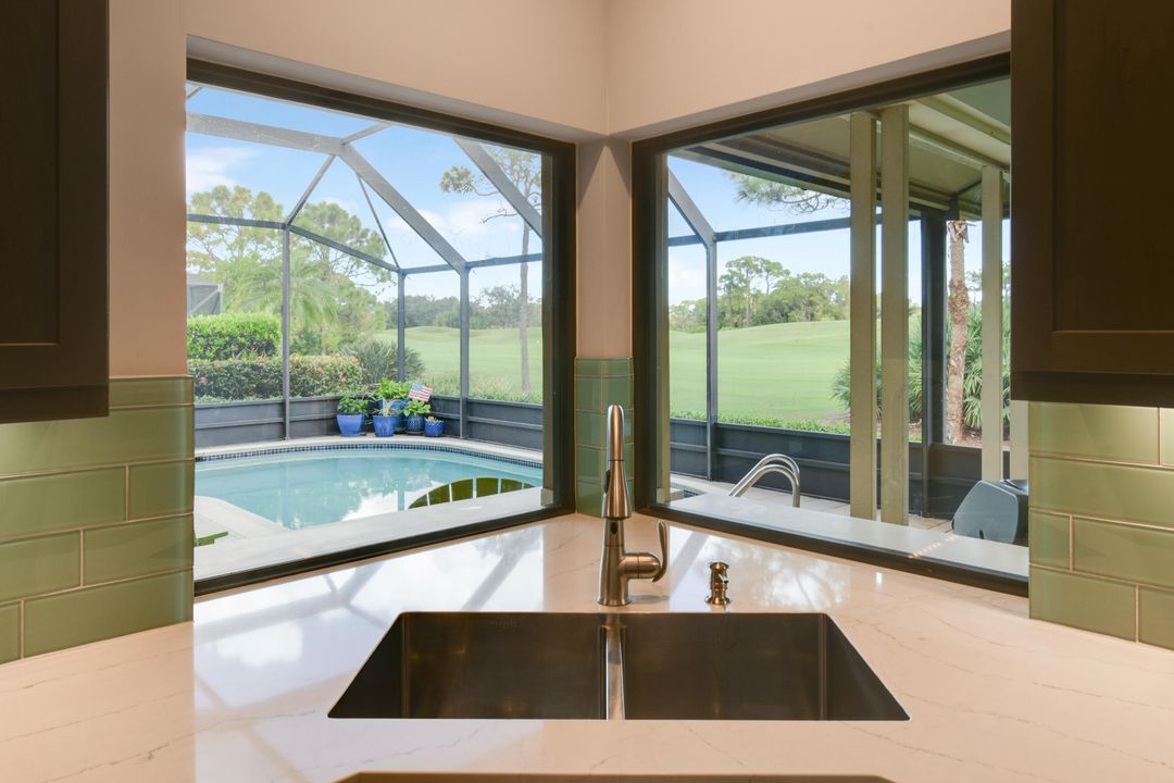 En Venta: $1,125,000 (3 camas, 3 baños, 3051 Pies cuadrados)