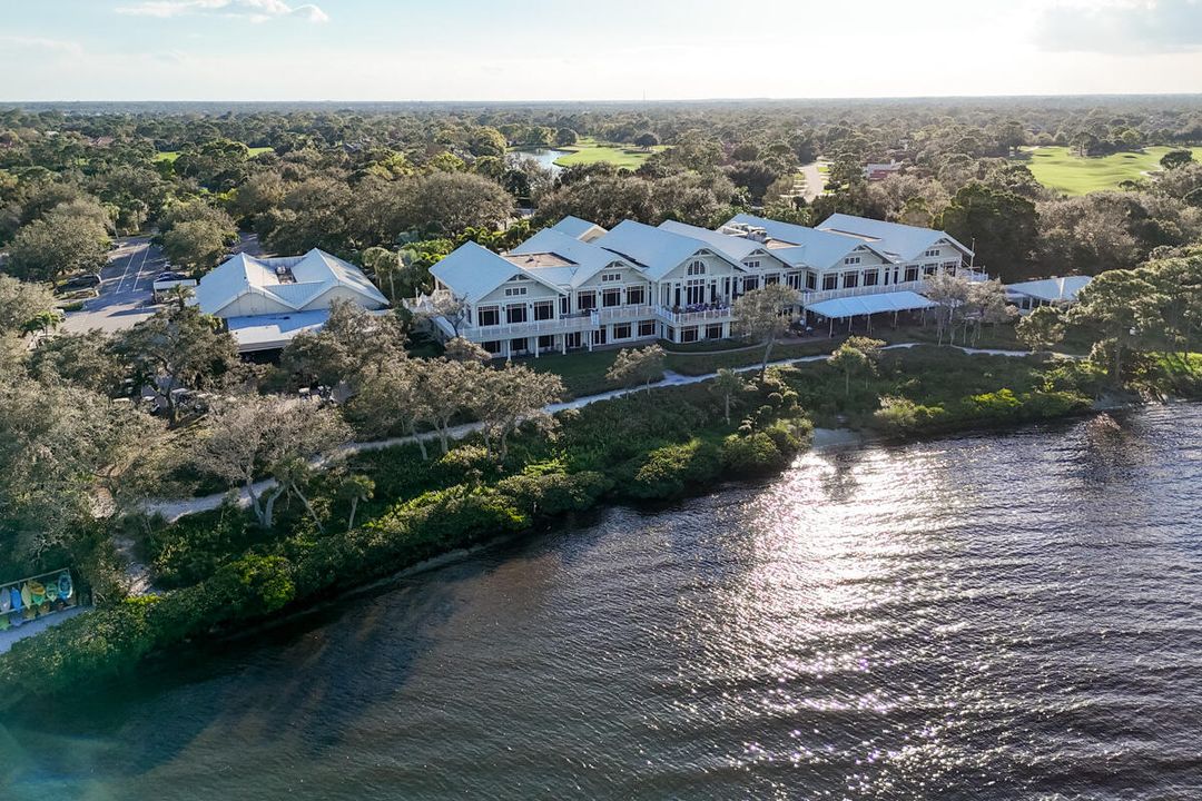 En Venta: $1,125,000 (3 camas, 3 baños, 3051 Pies cuadrados)