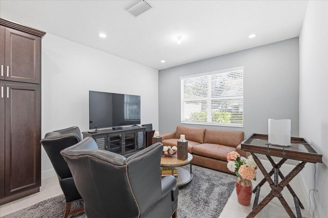 En Venta: $575,000 (3 camas, 2 baños, 1842 Pies cuadrados)