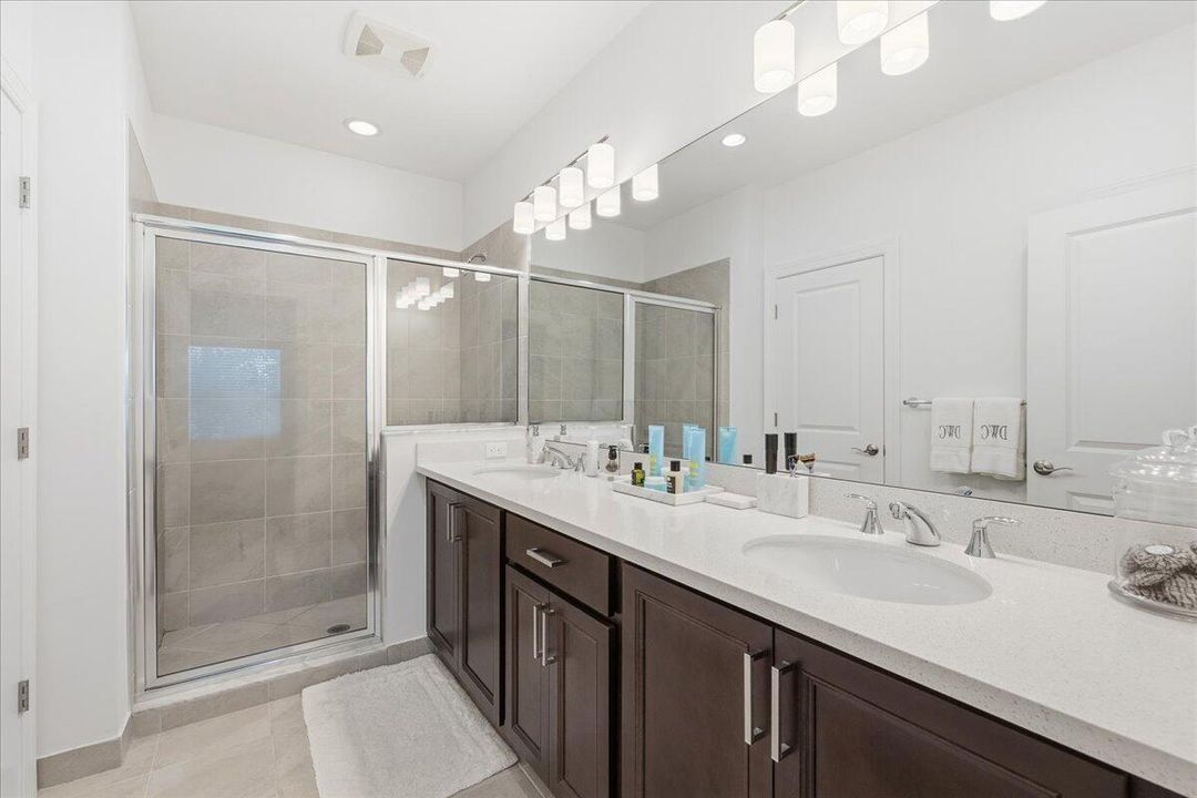 En Venta: $575,000 (3 camas, 2 baños, 1842 Pies cuadrados)