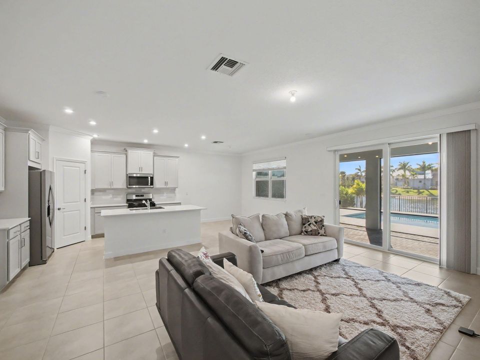 待售: $515,000 (4 贝兹, 2 浴室, 1894 平方英尺)