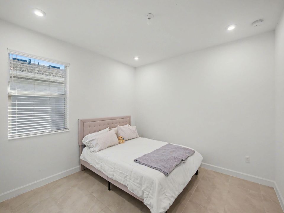 待售: $515,000 (4 贝兹, 2 浴室, 1894 平方英尺)