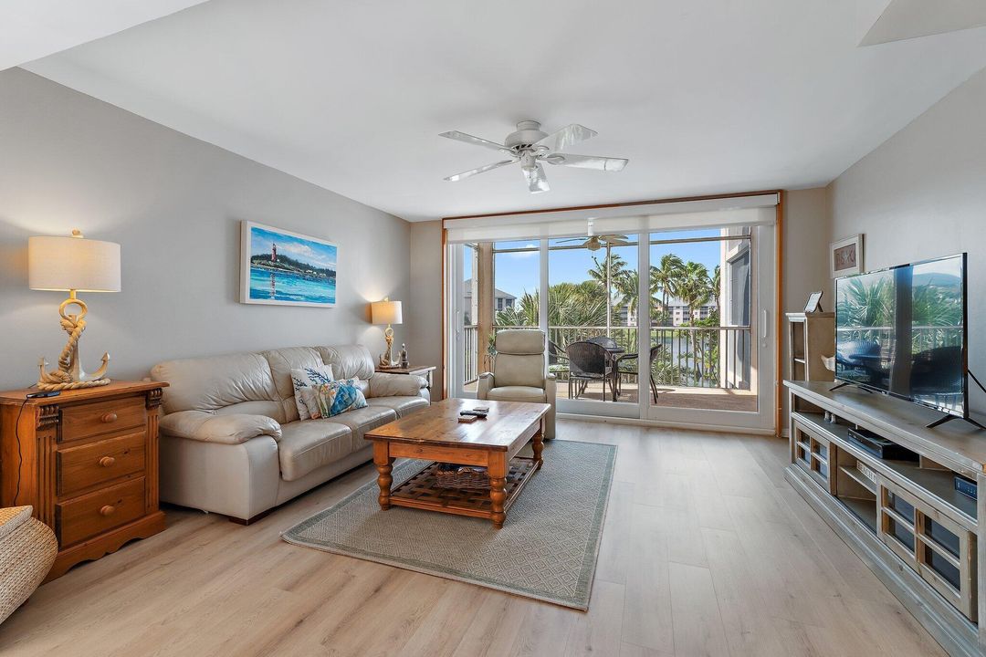 出租: $8,500 (2 贝兹, 2 浴室, 1347 平方英尺)