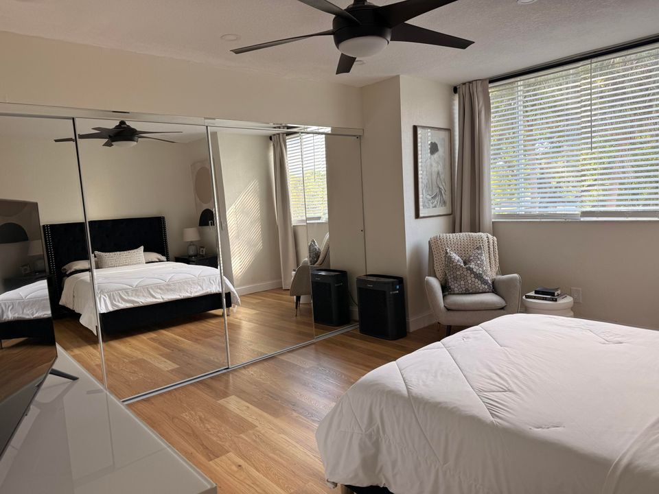 待售: $299,900 (2 贝兹, 1 浴室, 1277 平方英尺)