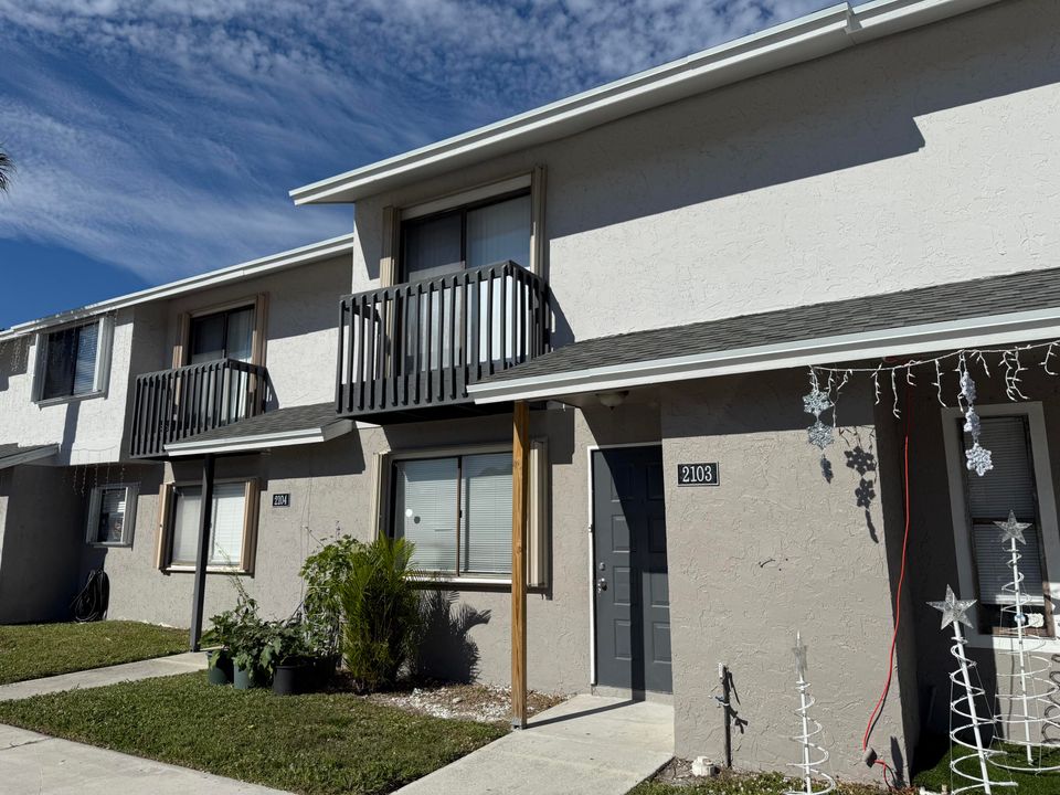 出租: $2,500 (3 贝兹, 2 浴室, 1242 平方英尺)