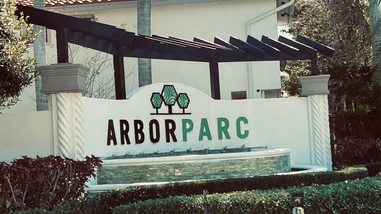 На продажу: $450,000 (4 спален, 2 ванн, 1743 Квадратных фут)