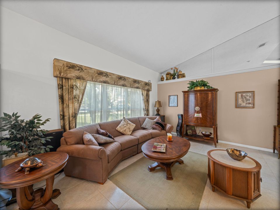 На продажу: $415,000 (3 спален, 2 ванн, 1839 Квадратных фут)