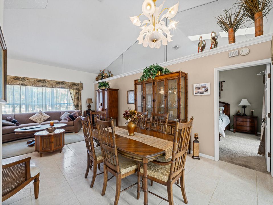 На продажу: $415,000 (3 спален, 2 ванн, 1839 Квадратных фут)