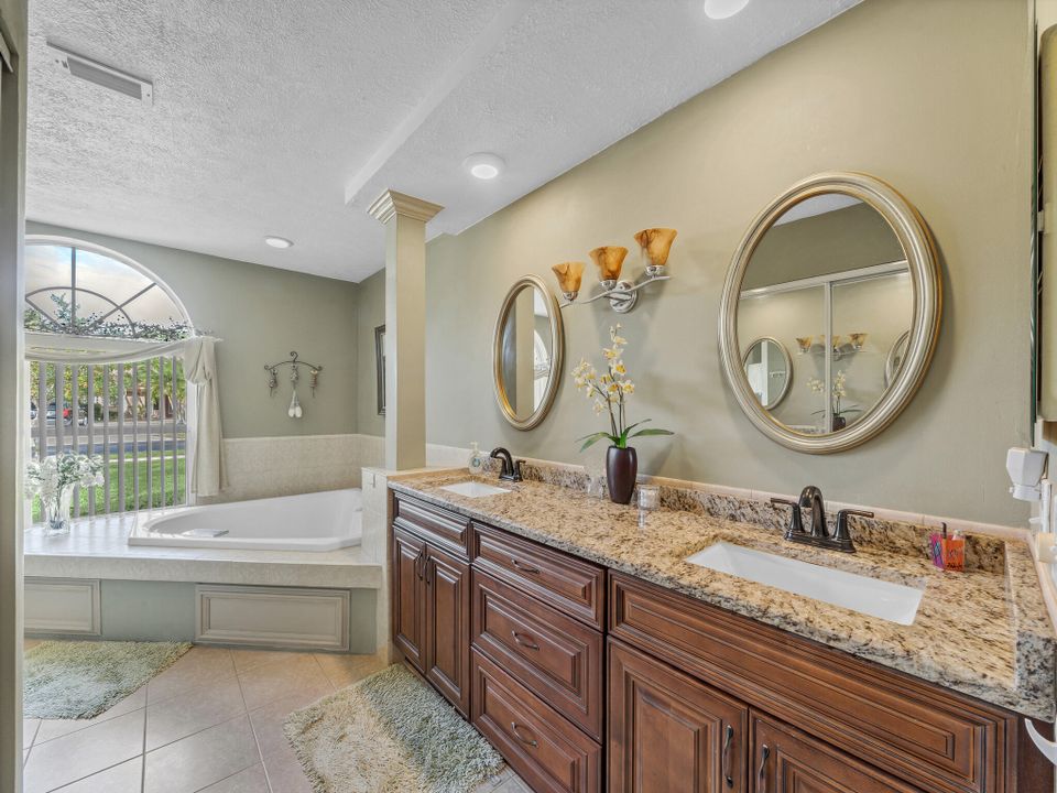 На продажу: $415,000 (3 спален, 2 ванн, 1839 Квадратных фут)