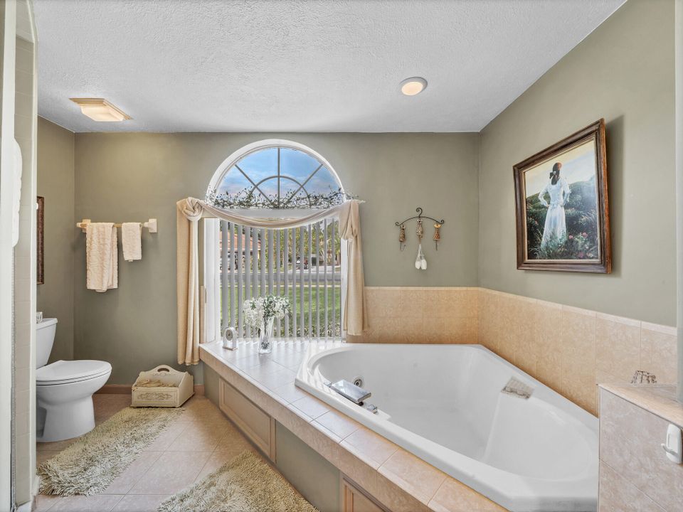 На продажу: $415,000 (3 спален, 2 ванн, 1839 Квадратных фут)