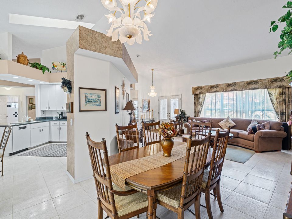 На продажу: $415,000 (3 спален, 2 ванн, 1839 Квадратных фут)