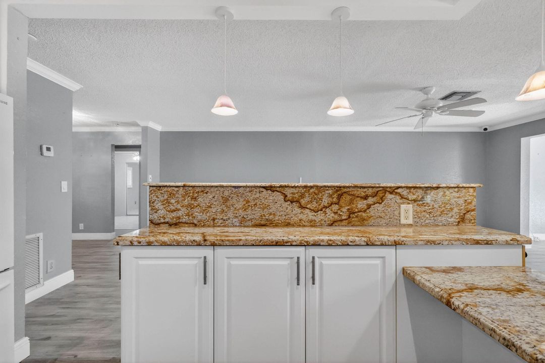 На продажу: $370,000 (2 спален, 2 ванн, 1527 Квадратных фут)