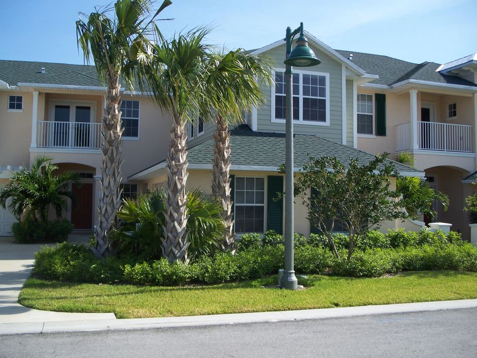 На продажу: $399,999 (3 спален, 2 ванн, 1894 Квадратных фут)