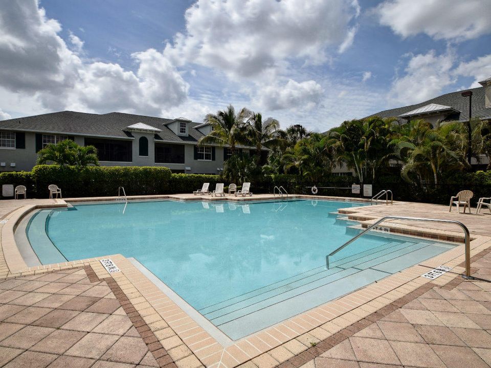 На продажу: $399,999 (3 спален, 2 ванн, 1894 Квадратных фут)