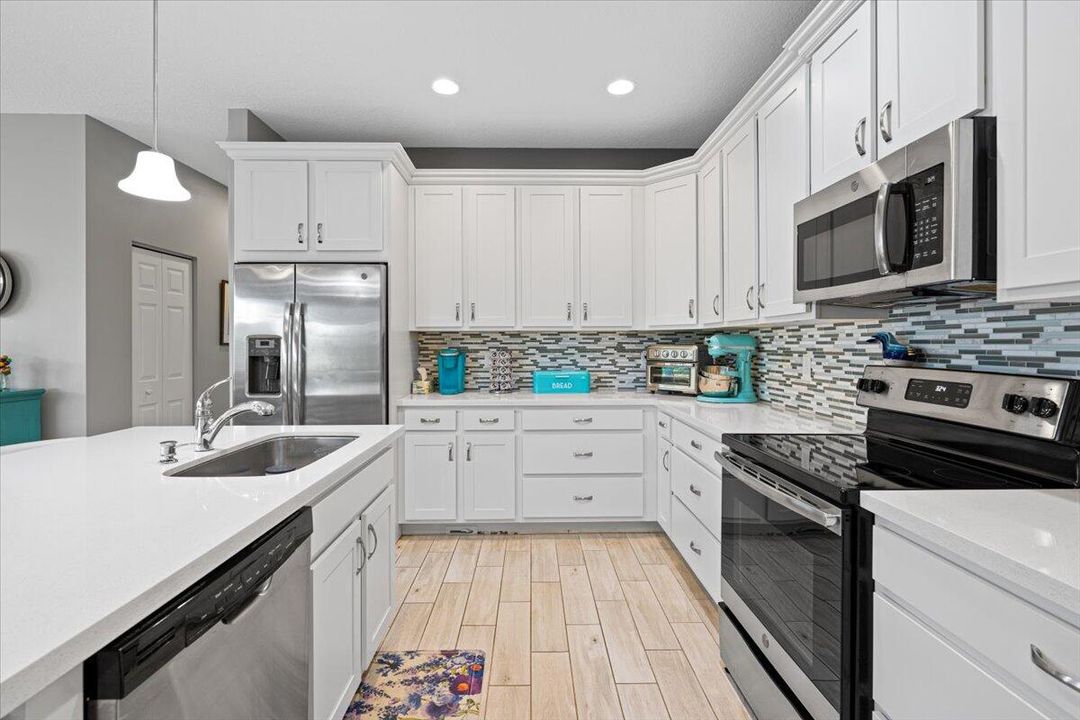 待售: $340,000 (2 贝兹, 2 浴室, 1735 平方英尺)