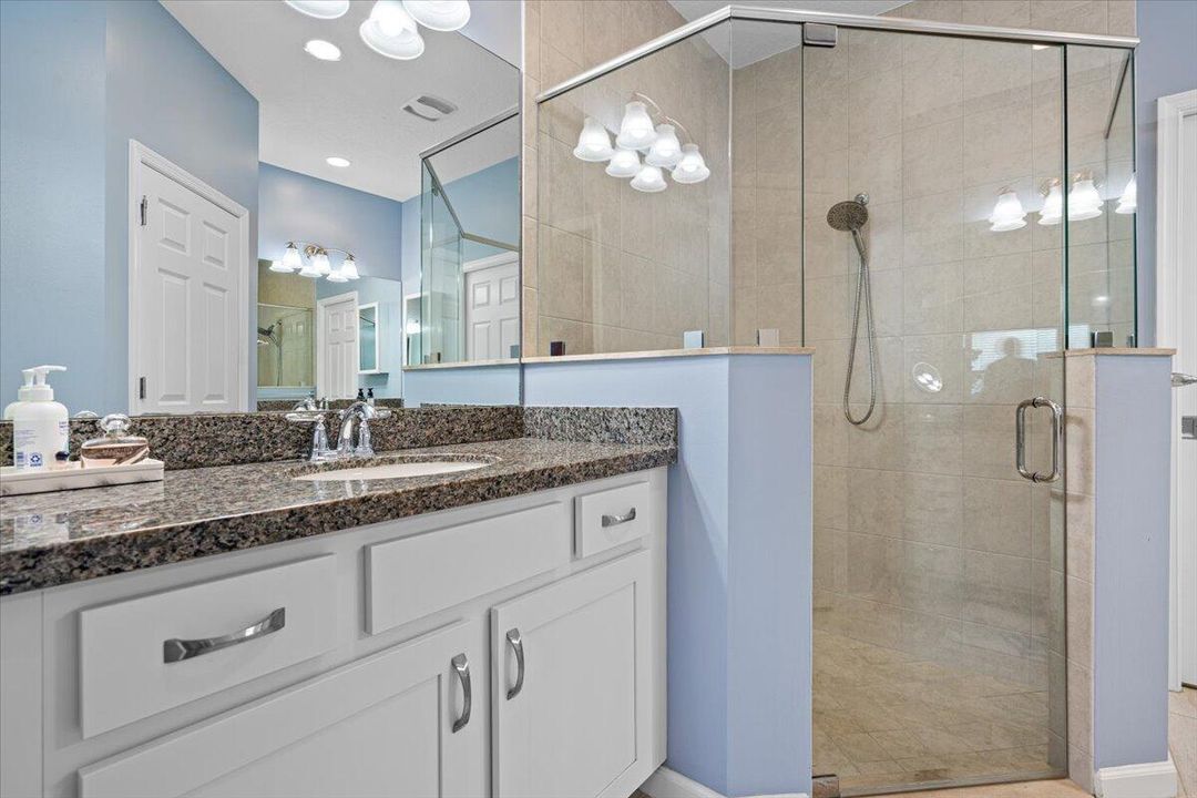 待售: $340,000 (2 贝兹, 2 浴室, 1735 平方英尺)