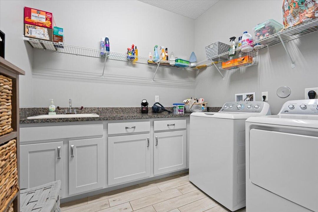 待售: $340,000 (2 贝兹, 2 浴室, 1735 平方英尺)