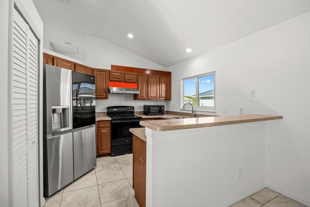 На продажу: $369,000 (3 спален, 2 ванн, 1504 Квадратных фут)