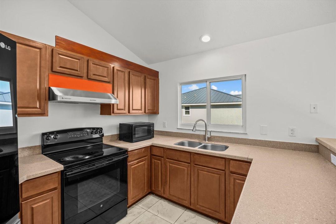 На продажу: $369,000 (3 спален, 2 ванн, 1504 Квадратных фут)