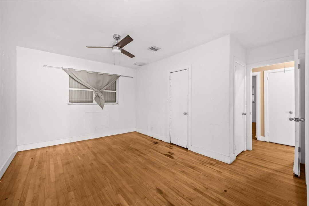 На продажу: $289,999 (3 спален, 1 ванн, 1600 Квадратных фут)