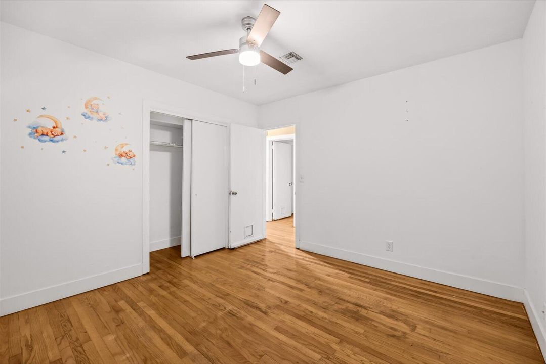 На продажу: $289,999 (3 спален, 1 ванн, 1600 Квадратных фут)