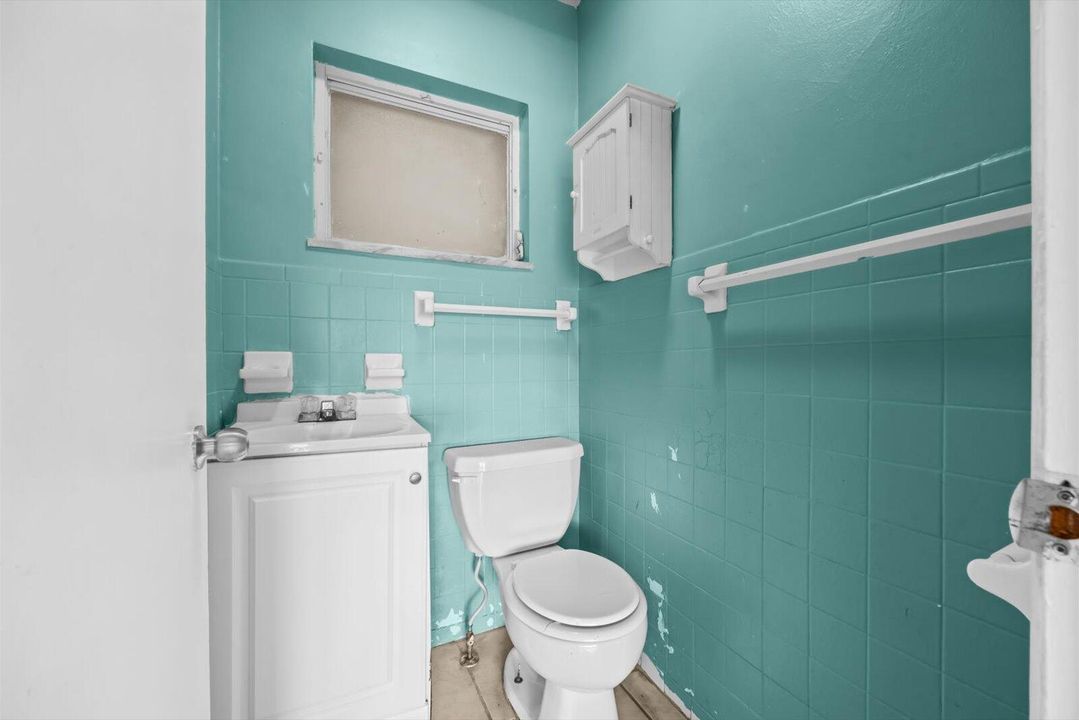 На продажу: $289,999 (3 спален, 1 ванн, 1600 Квадратных фут)