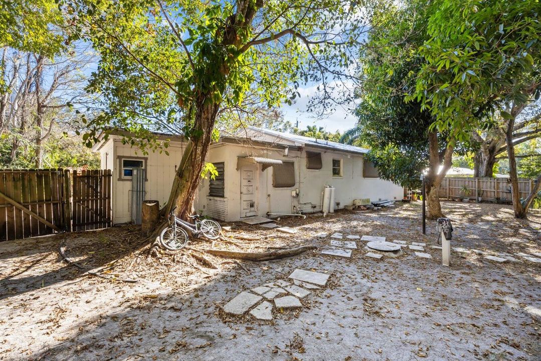 На продажу: $289,999 (3 спален, 1 ванн, 1600 Квадратных фут)