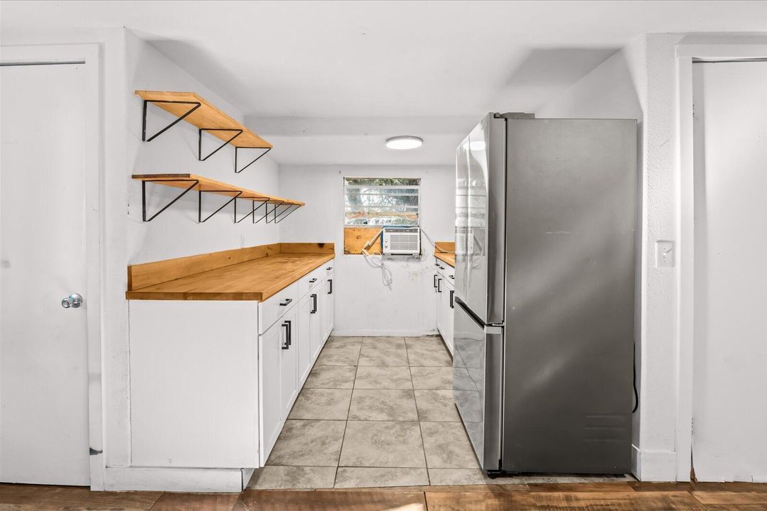 На продажу: $289,999 (3 спален, 1 ванн, 1600 Квадратных фут)