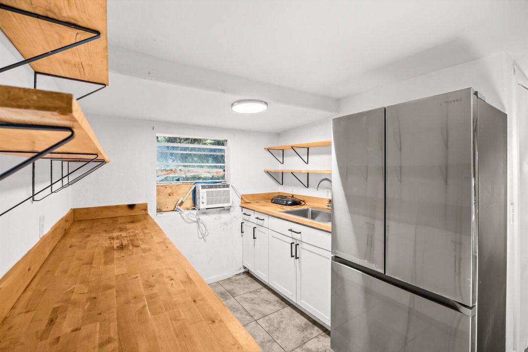 На продажу: $289,999 (3 спален, 1 ванн, 1600 Квадратных фут)