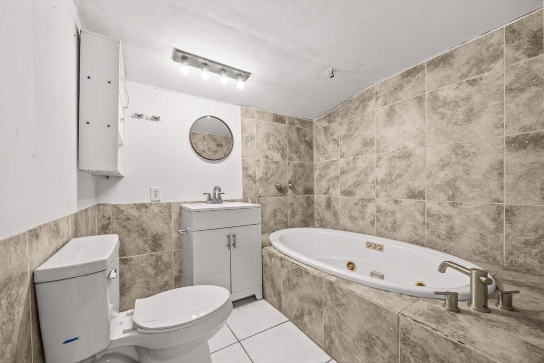 На продажу: $289,999 (3 спален, 1 ванн, 1600 Квадратных фут)