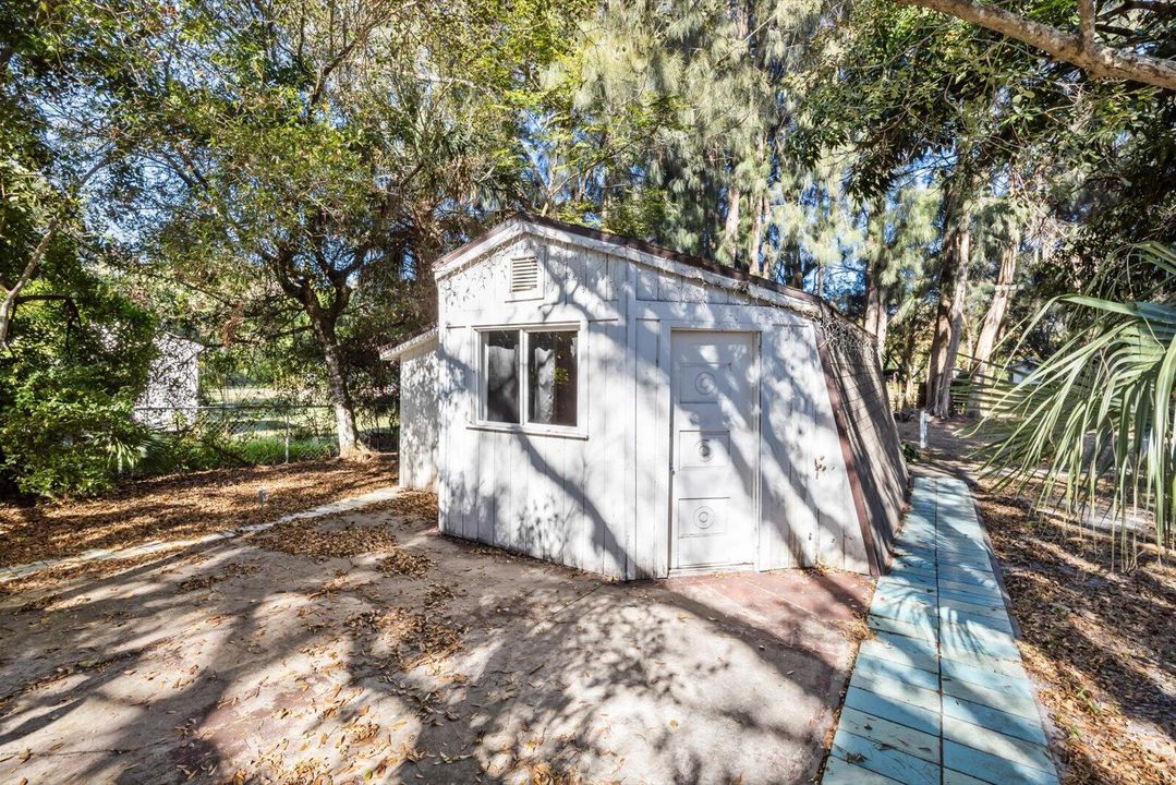 На продажу: $289,999 (3 спален, 1 ванн, 1600 Квадратных фут)