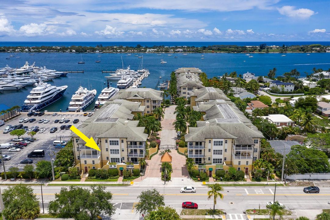 For Rent: $2,750 (1 beds, 1 baths, 1086 Square Feet)