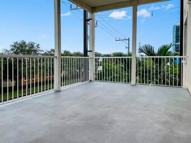 For Rent: $2,750 (1 beds, 1 baths, 1086 Square Feet)