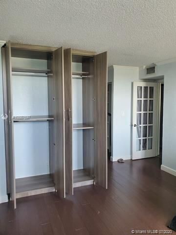 出租: $2,295 (2 贝兹, 2 浴室, 1040 平方英尺)