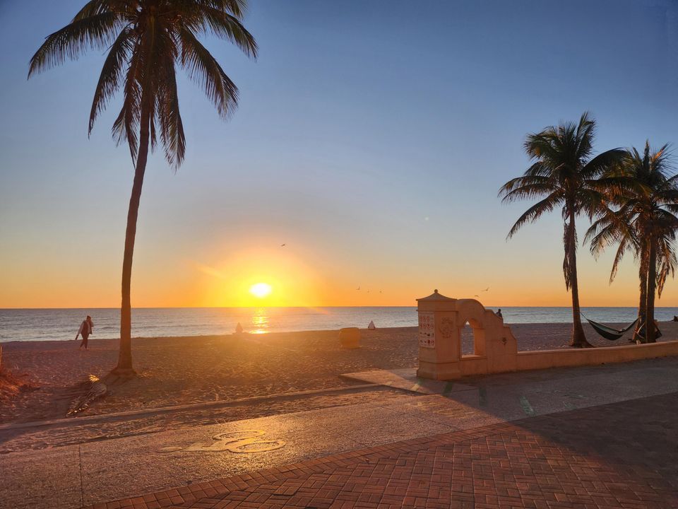 出租: $2,295 (2 贝兹, 2 浴室, 1040 平方英尺)