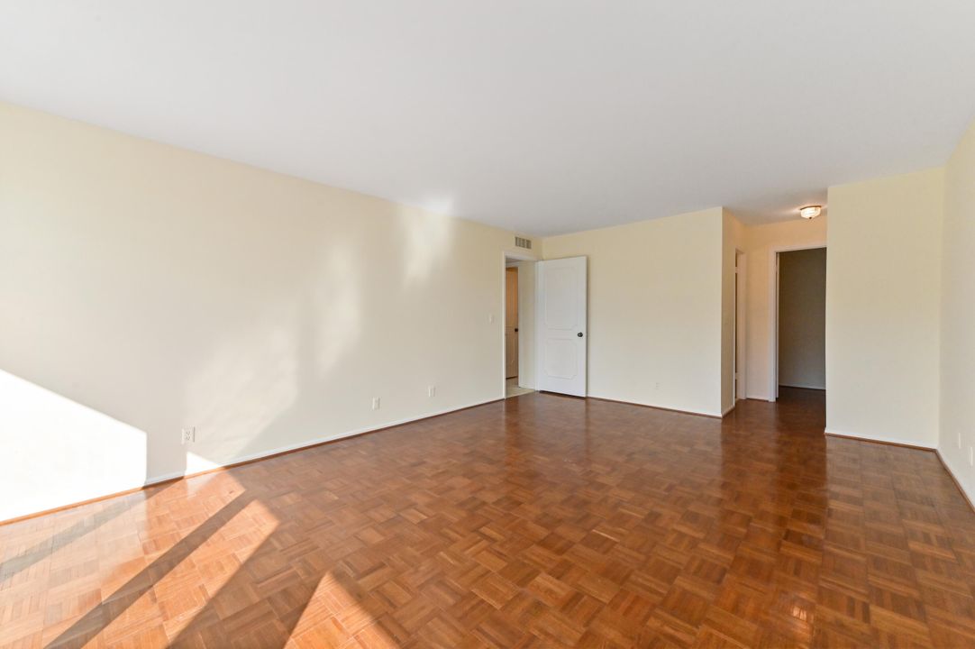 En Venta: $1,095,000 (2 camas, 2 baños, 1423 Pies cuadrados)