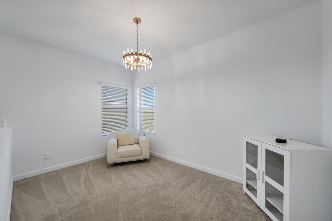 En Venta: $725,000 (4 camas, 3 baños, 2672 Pies cuadrados)