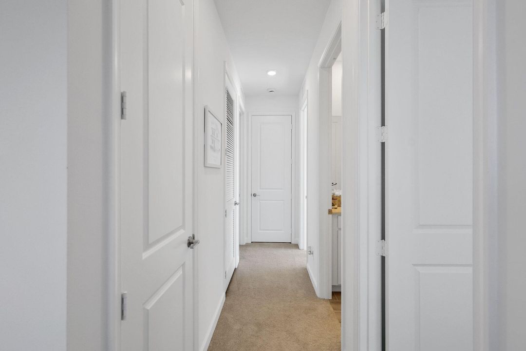 En Venta: $725,000 (4 camas, 3 baños, 2672 Pies cuadrados)