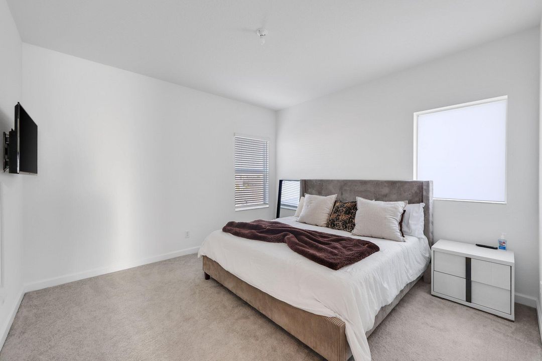 En Venta: $725,000 (4 camas, 3 baños, 2672 Pies cuadrados)