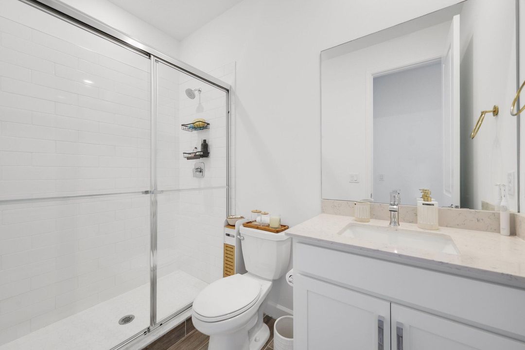 En Venta: $725,000 (4 camas, 3 baños, 2672 Pies cuadrados)