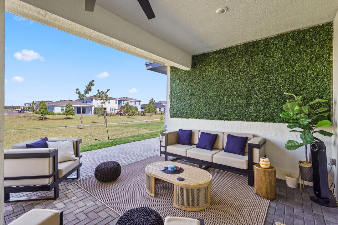 En Venta: $725,000 (4 camas, 3 baños, 2672 Pies cuadrados)