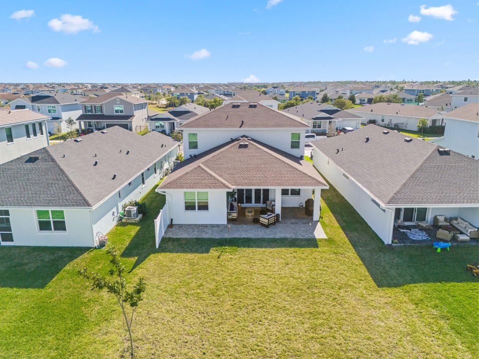 En Venta: $725,000 (4 camas, 3 baños, 2672 Pies cuadrados)