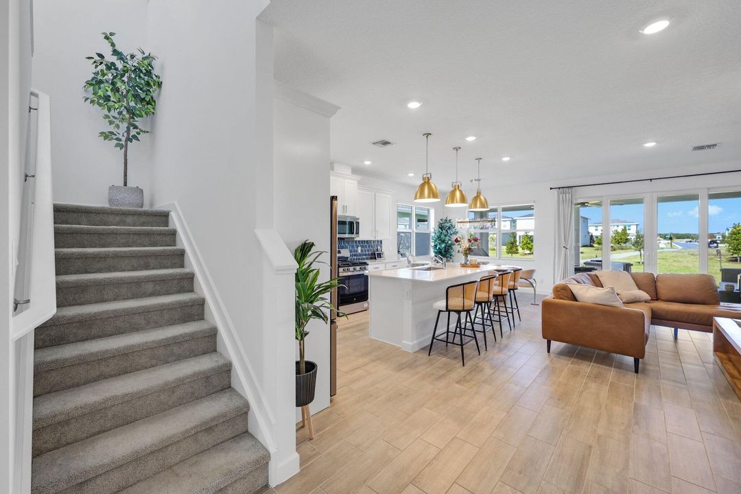 En Venta: $725,000 (4 camas, 3 baños, 2672 Pies cuadrados)