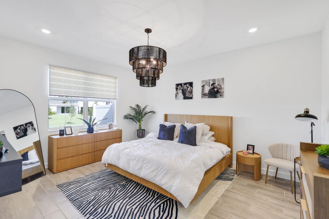 En Venta: $725,000 (4 camas, 3 baños, 2672 Pies cuadrados)